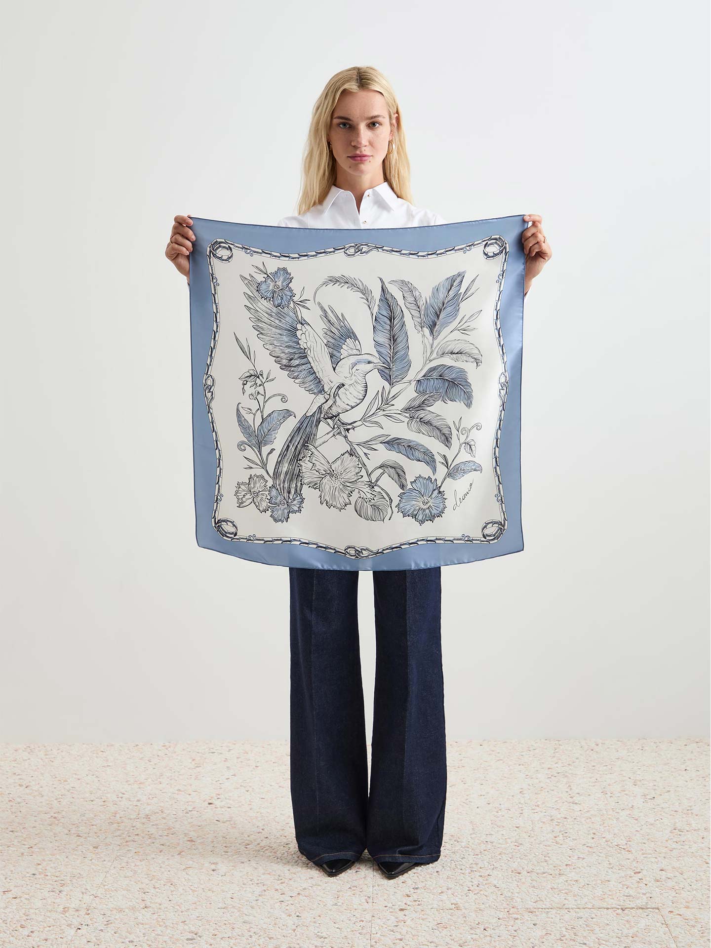 Lenço Quadrado Estampado