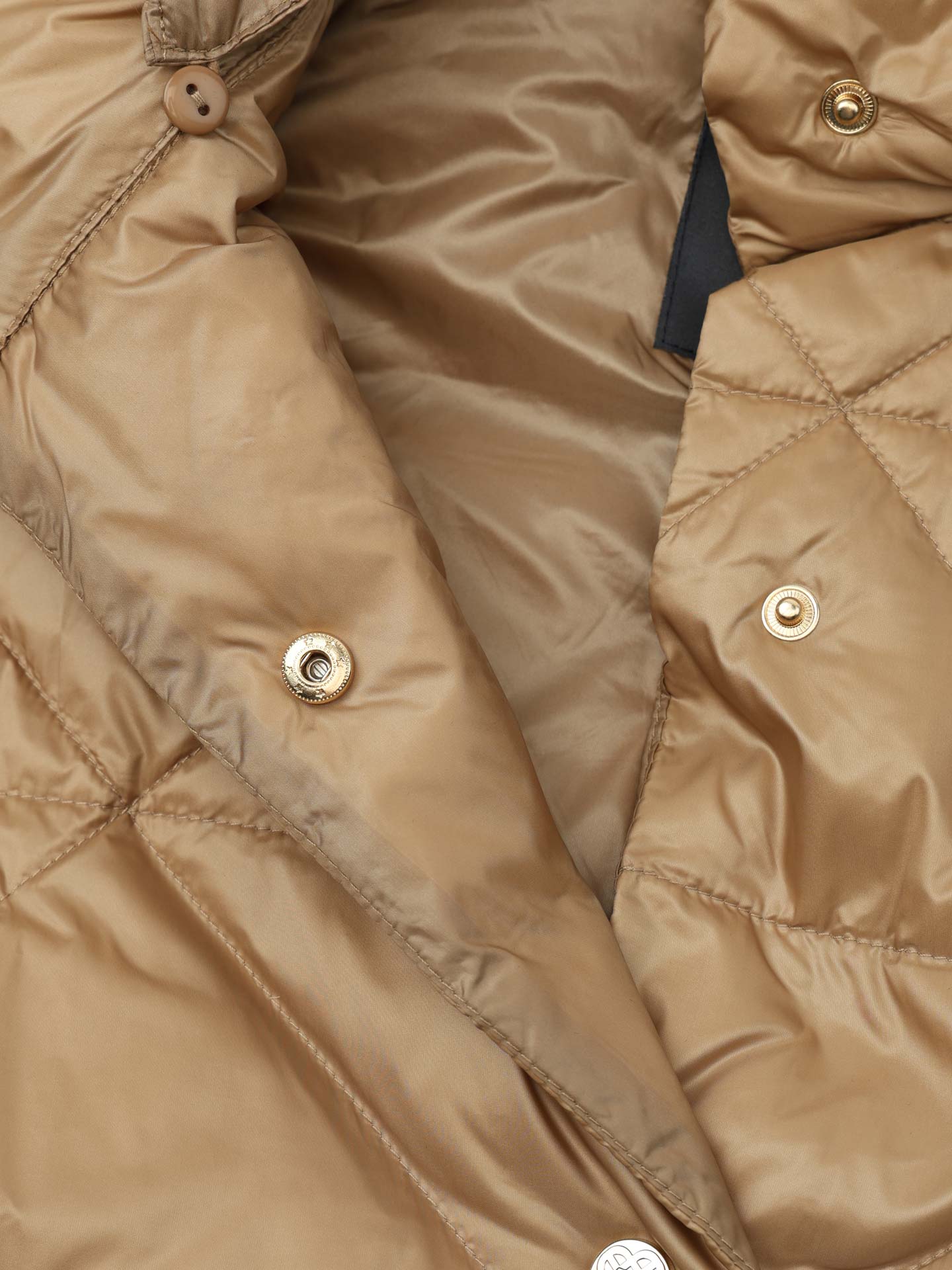 Blusão Acolchoado com Capuz