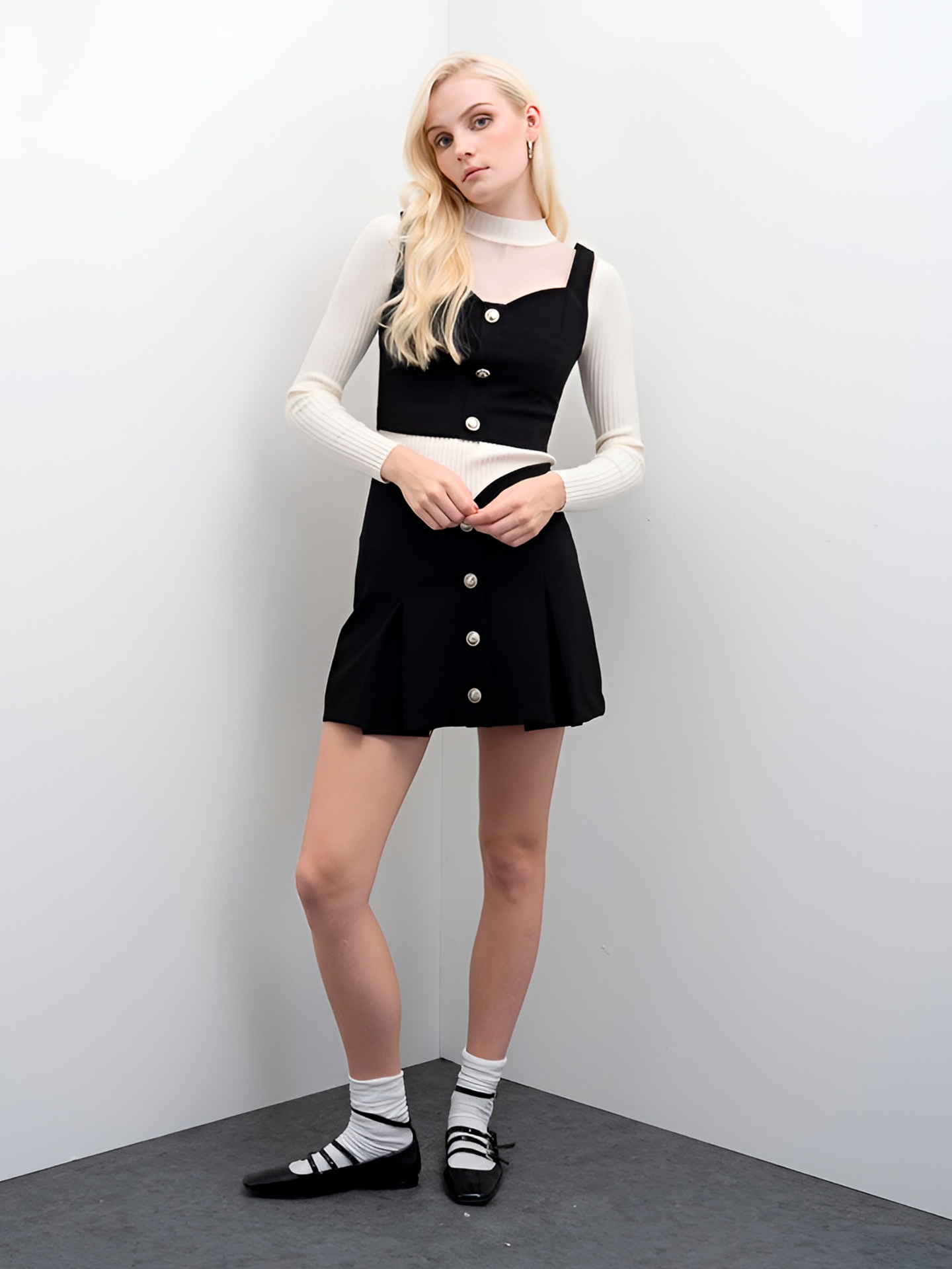 Colete Crepe Estruturado com Decote Coração