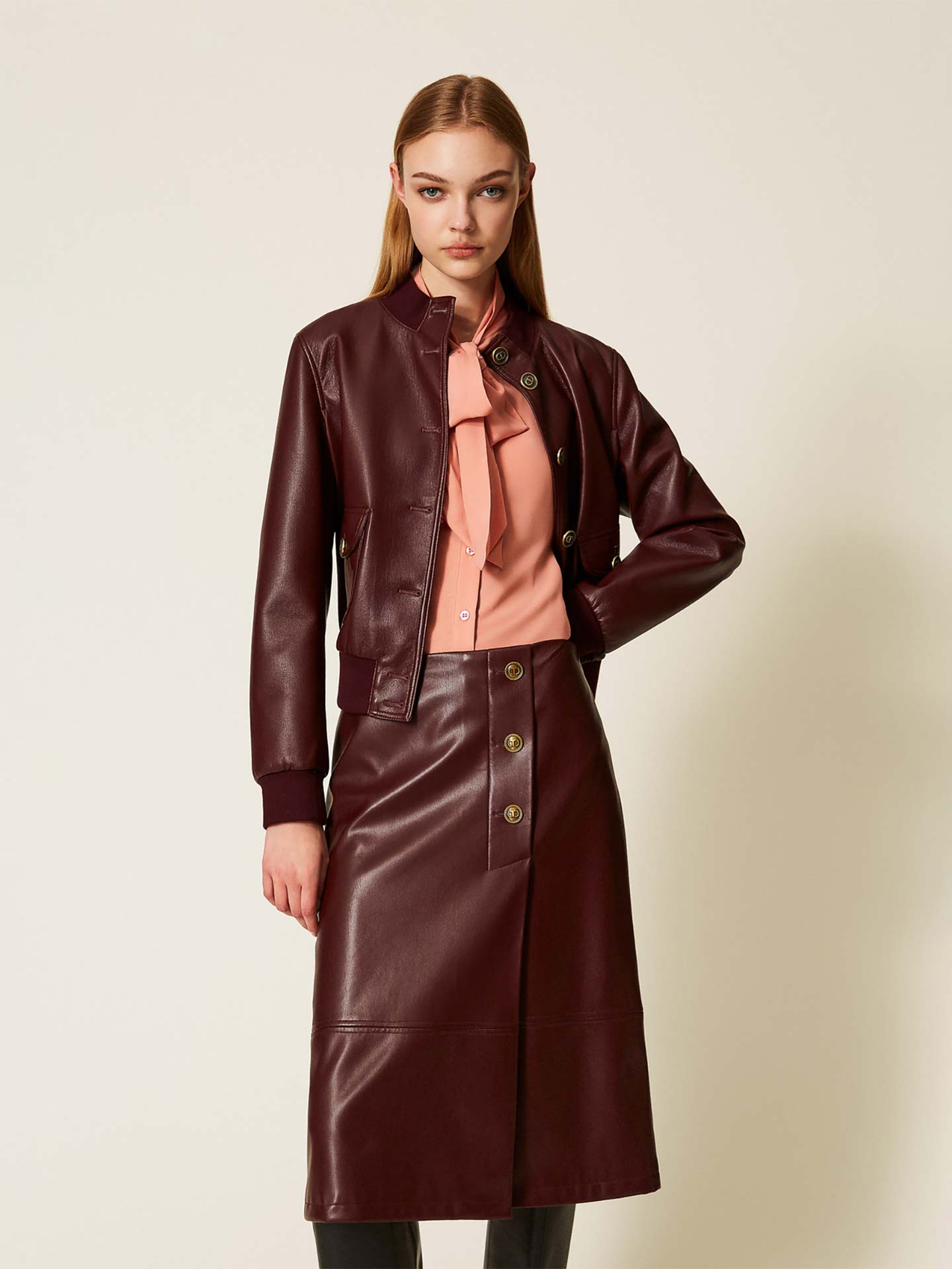 Saia Midi em Pele Sintética