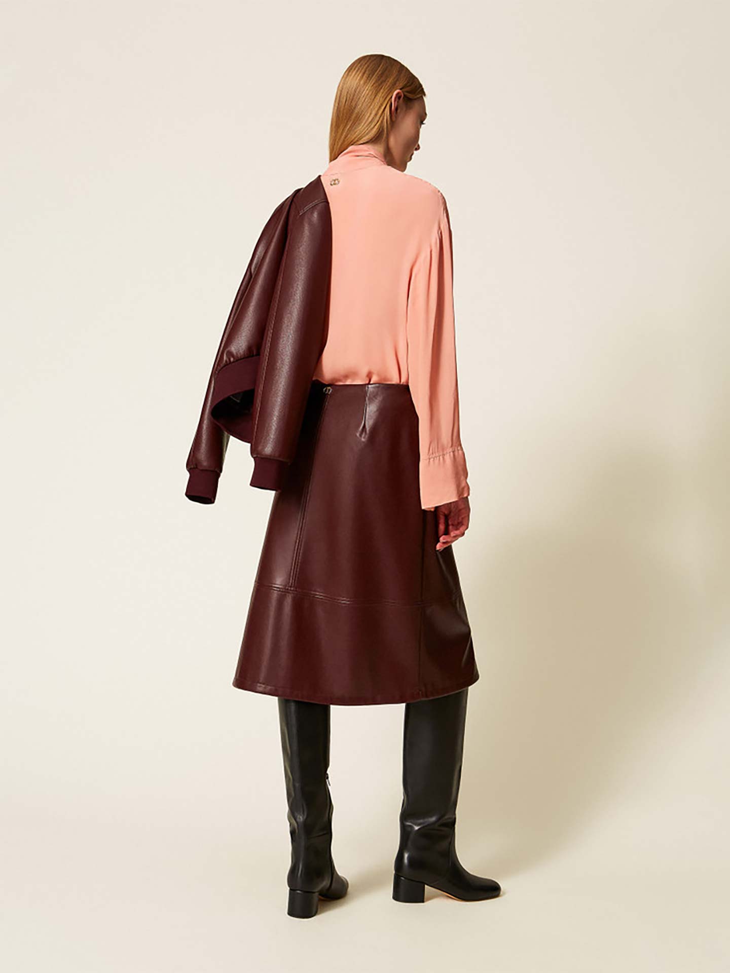 Saia Midi em Pele Sintética