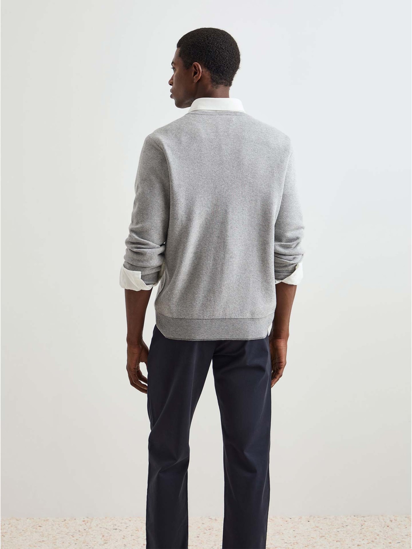 Pullover com Decote em V