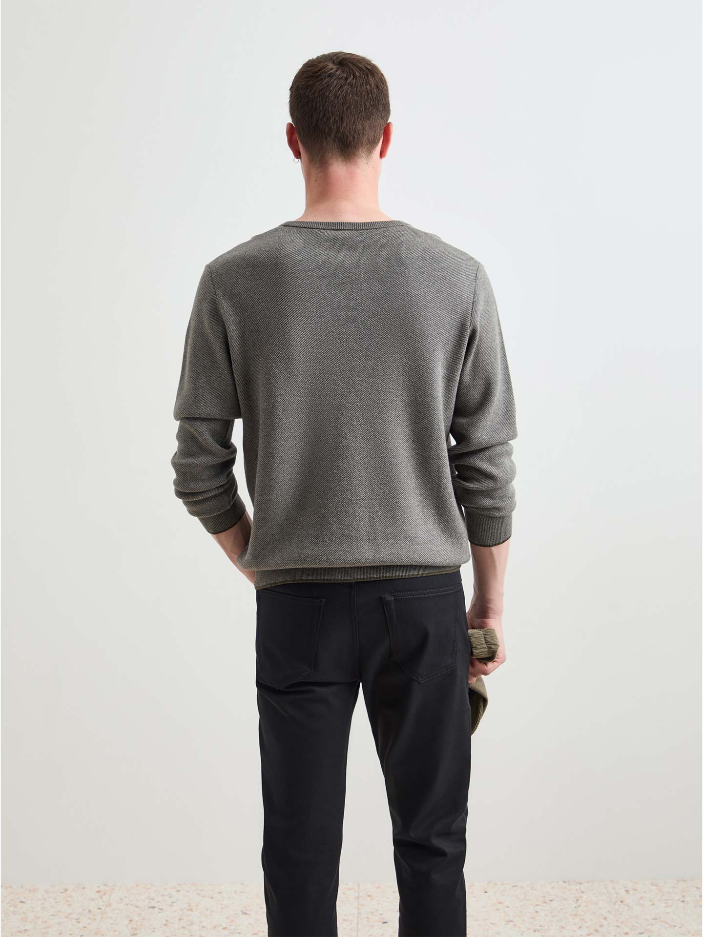 Pullover com Decote em V