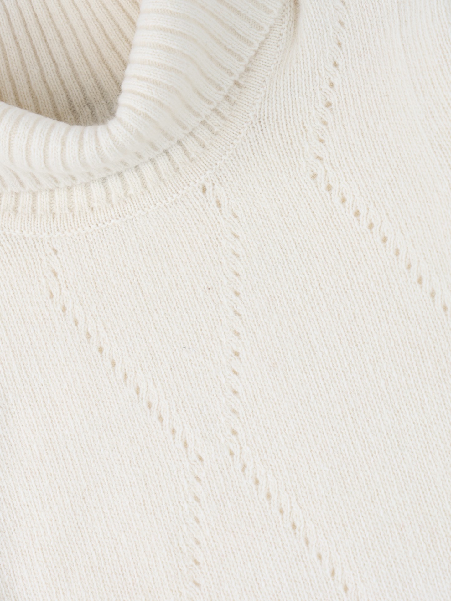 Camisola de Malha com Gola Alta