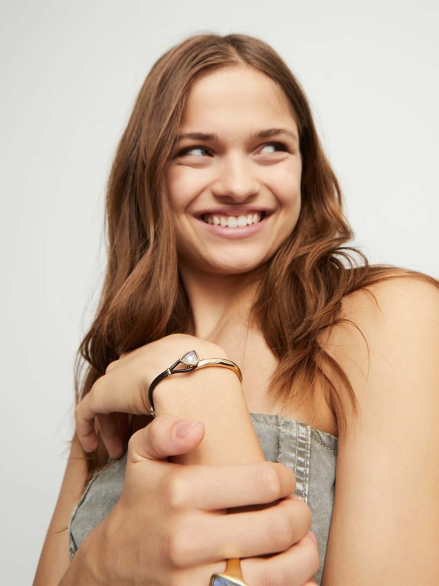 Bracelete Dourado com Couro e Cristal Multifacetado