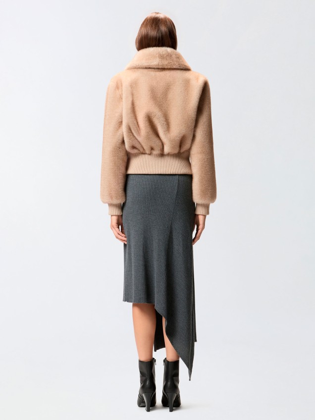 Blusão Curto em Pelo