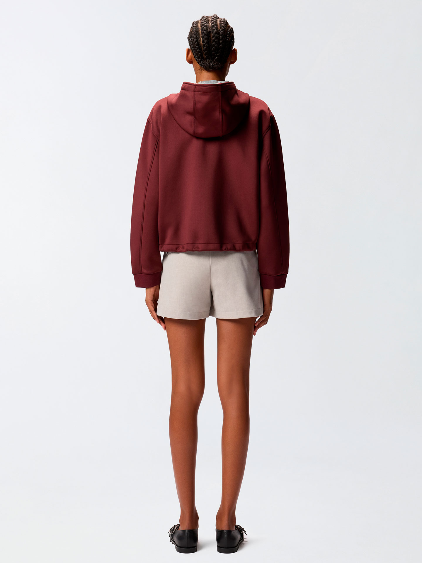 Casaco com Bordados de Cristais e Lantejoulas