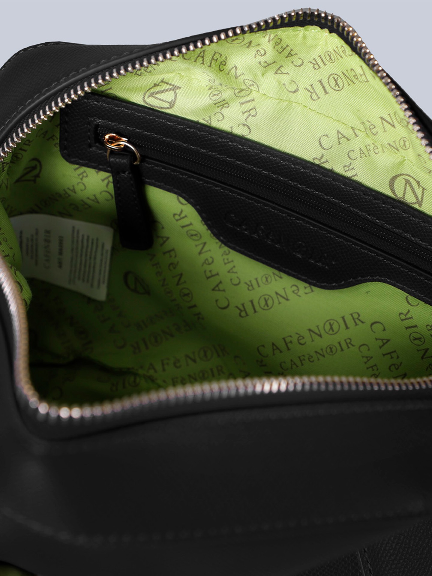 Mala Tiracolo com Pendente