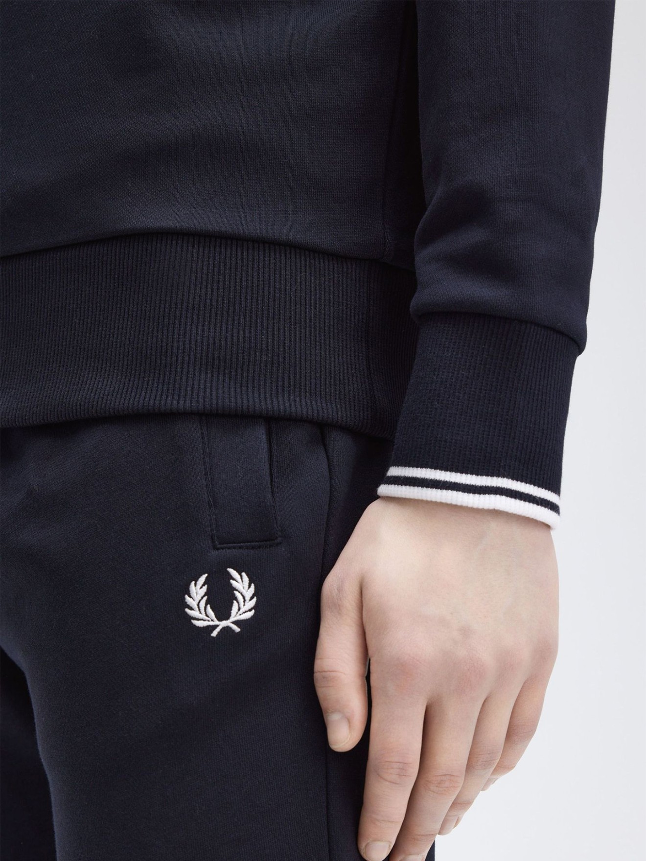 Sweatshirt com Gola Redonda M7535