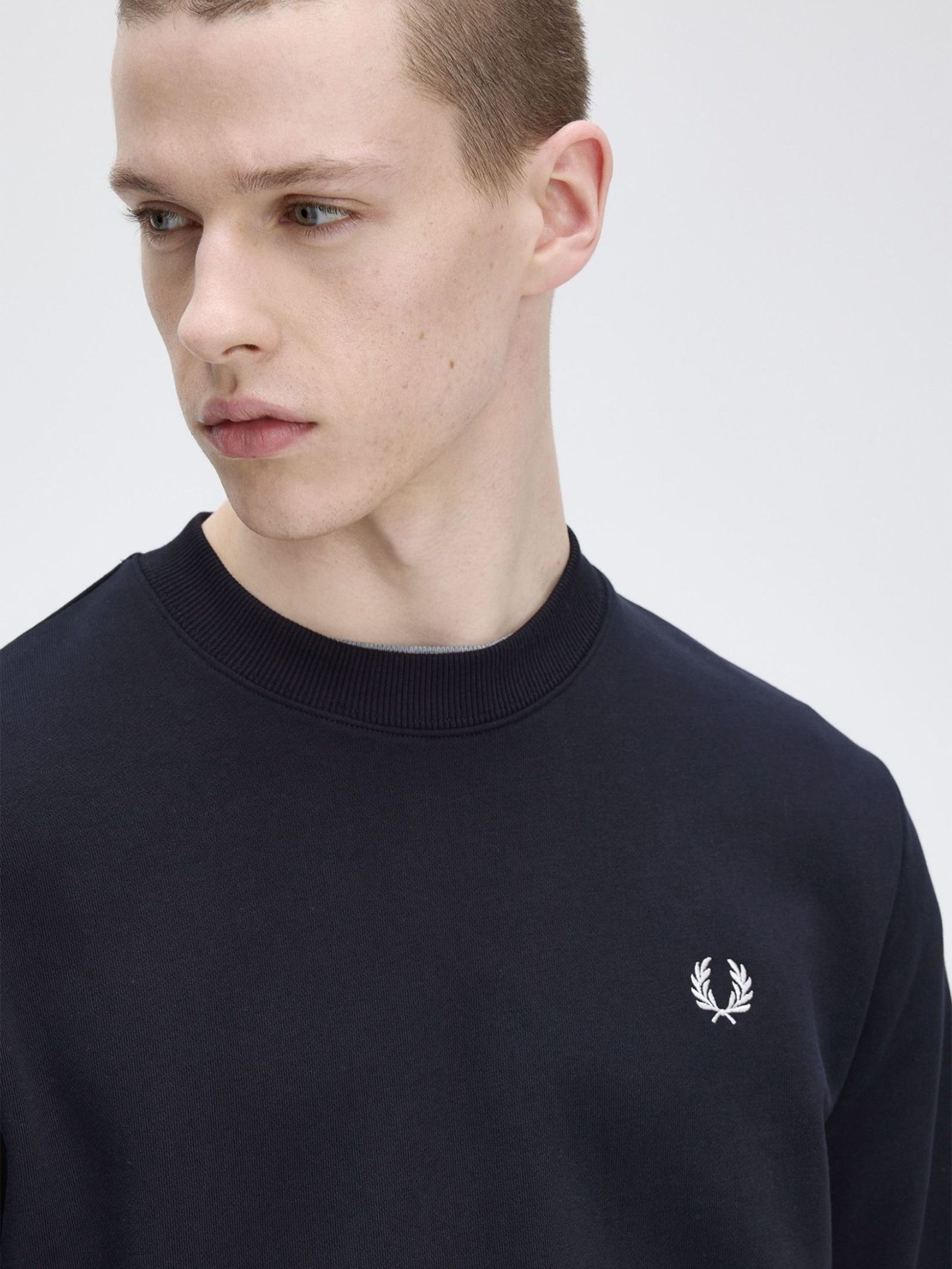 Sweatshirt com Gola Redonda M7535