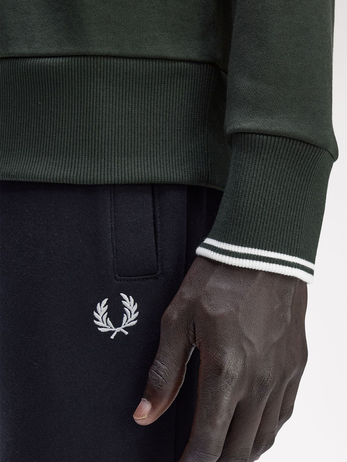 Sweatshirt com Gola Redonda M7535