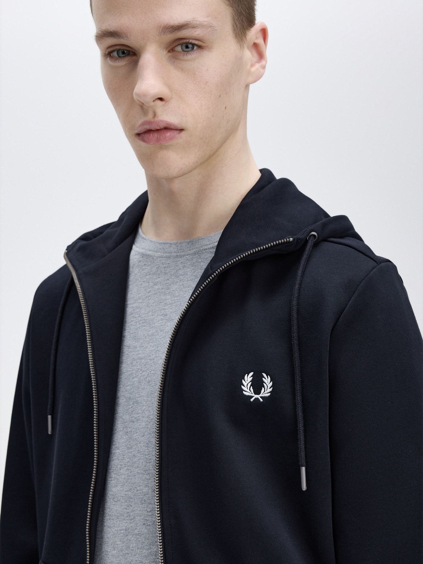 Casaco com Capuz J7536