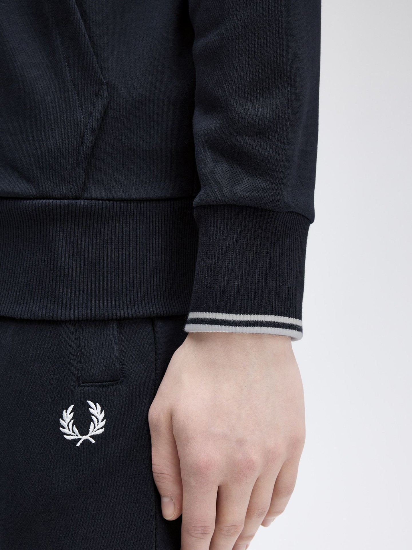 Casaco com Capuz J7536