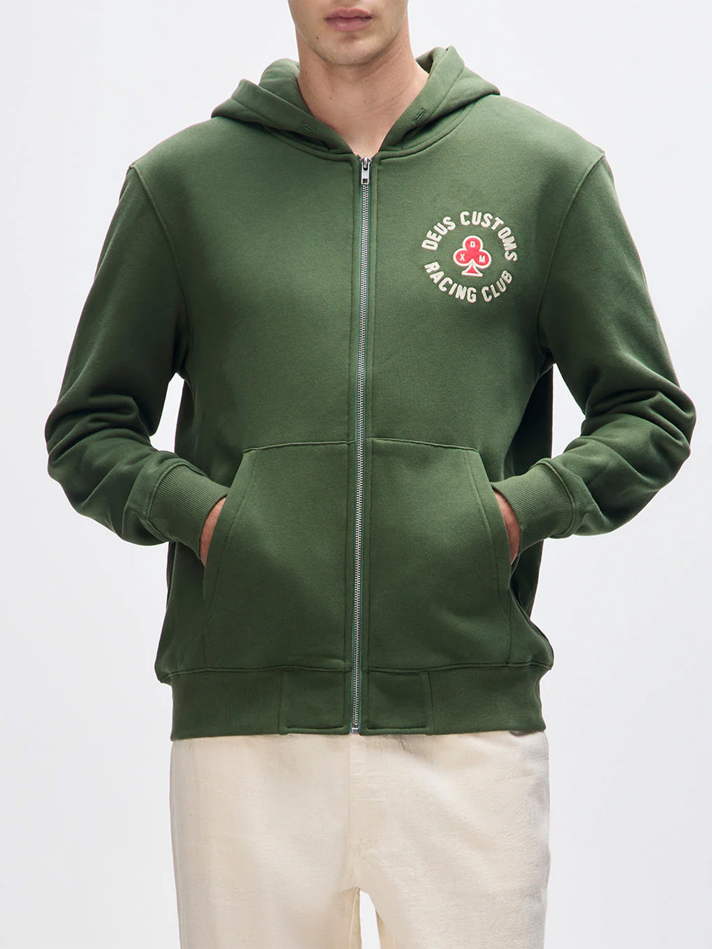 Casaco com Capuz Basto