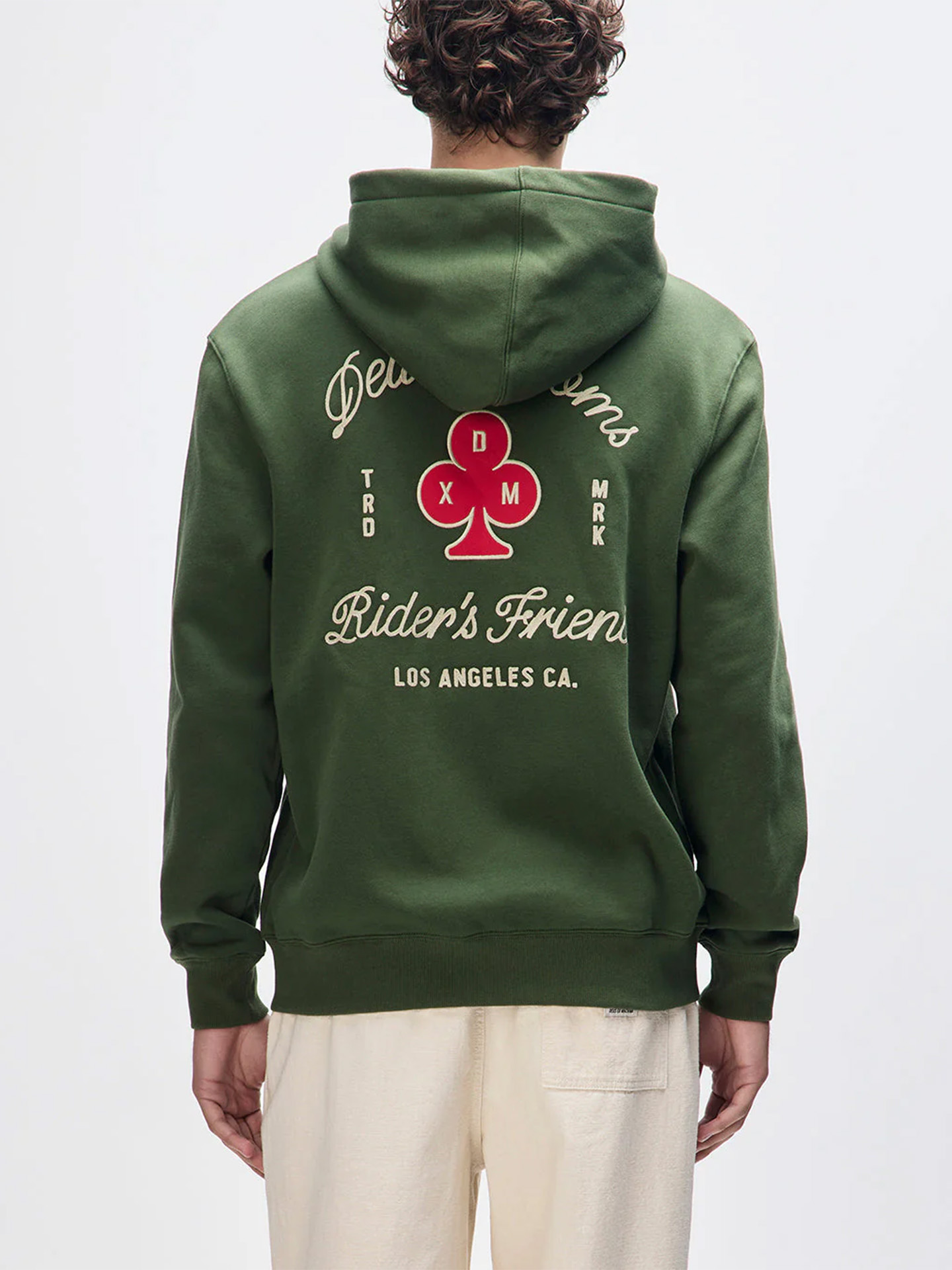 Casaco com Capuz Basto