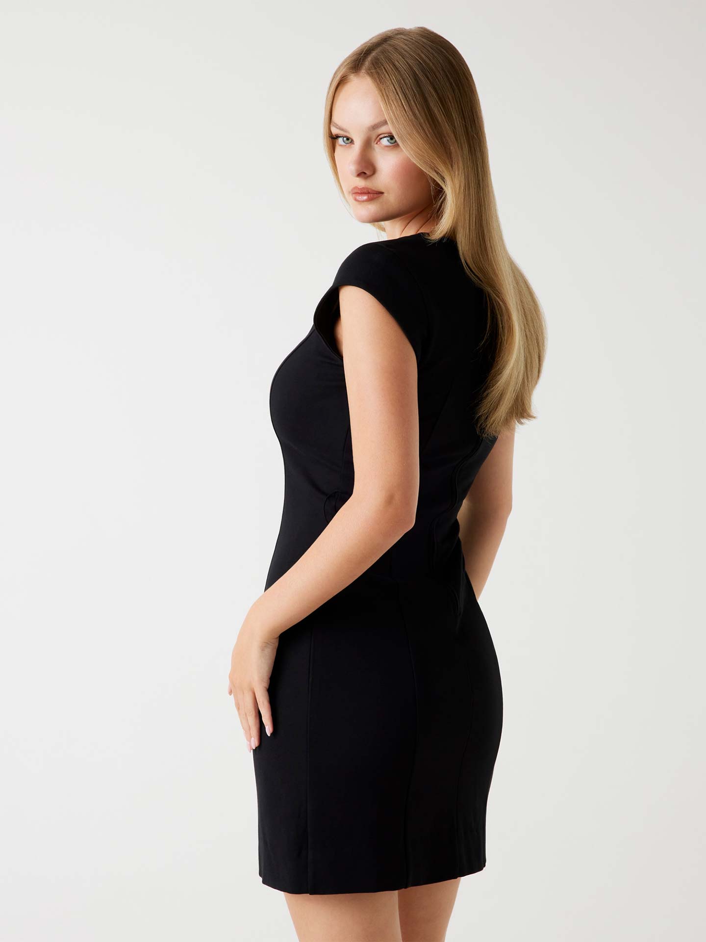 Vestido Mini com Cinto