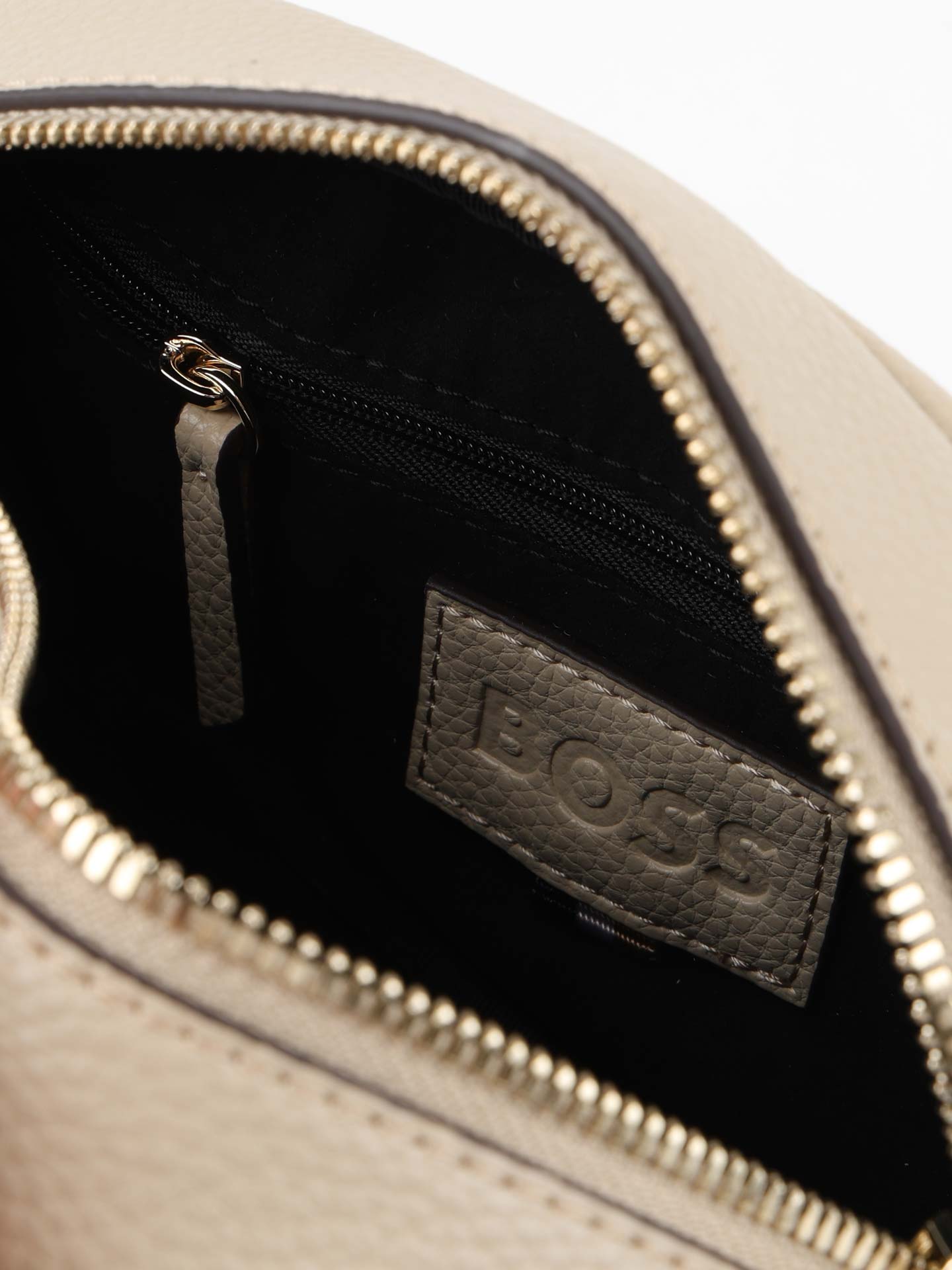 Mala Tiracolo em Pele Texturizada