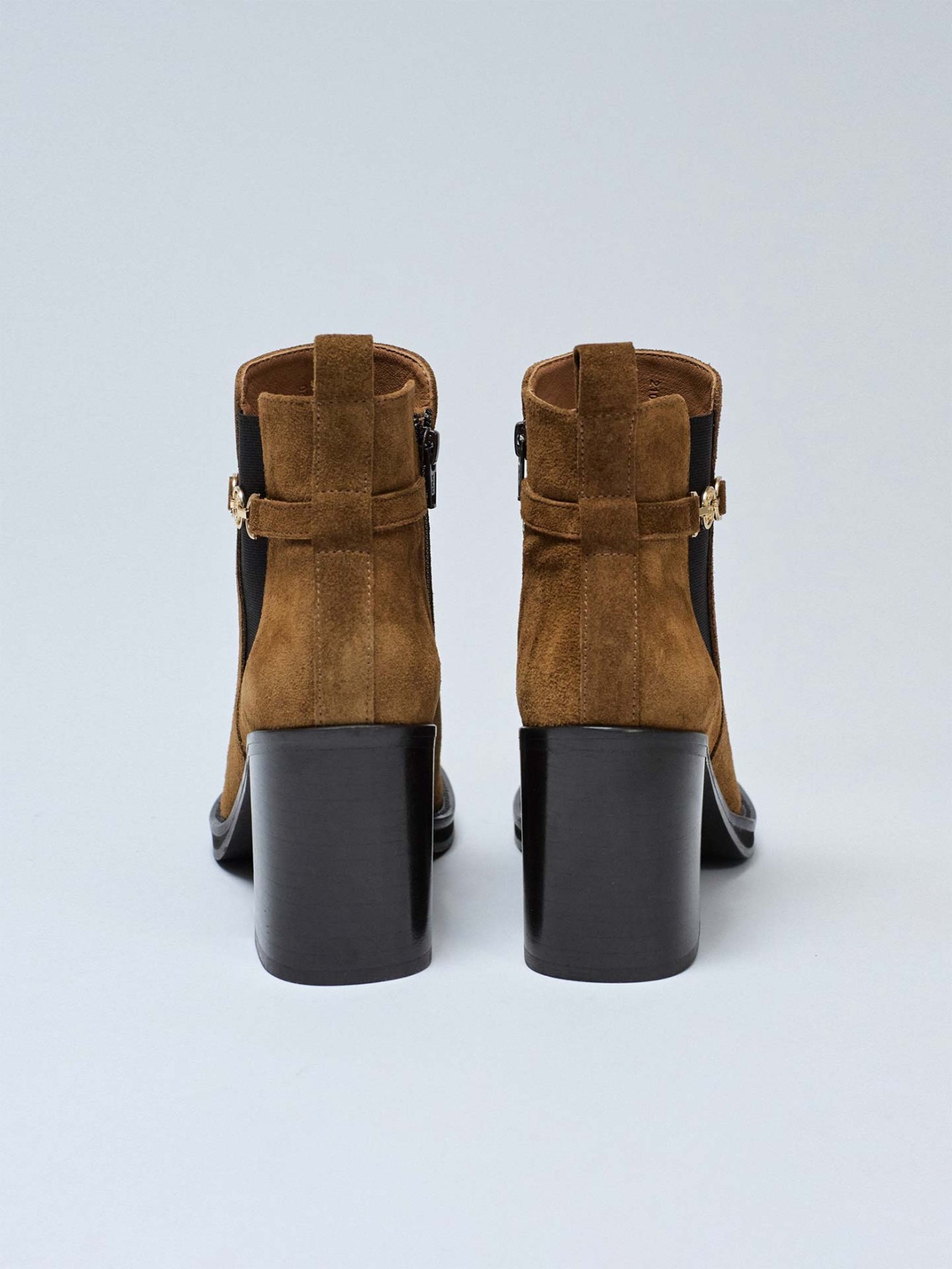 Botim em Camura com Elstico