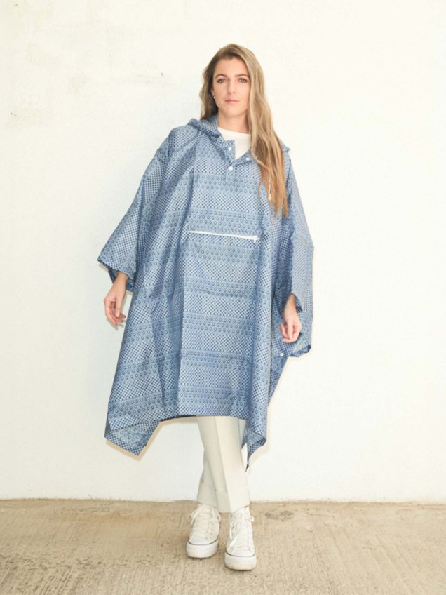Poncho Impermevel com Capuz