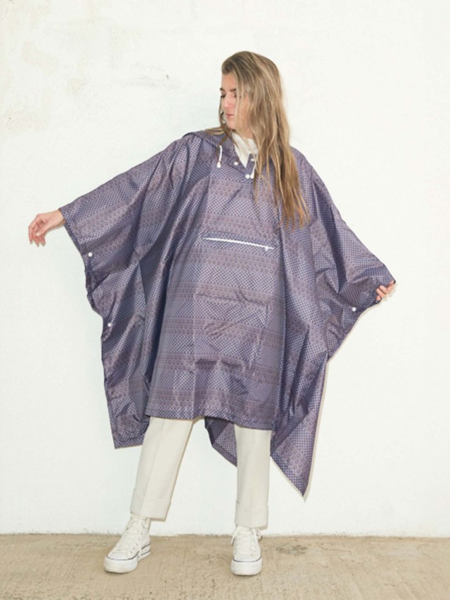 Poncho Impermevel com Capuz