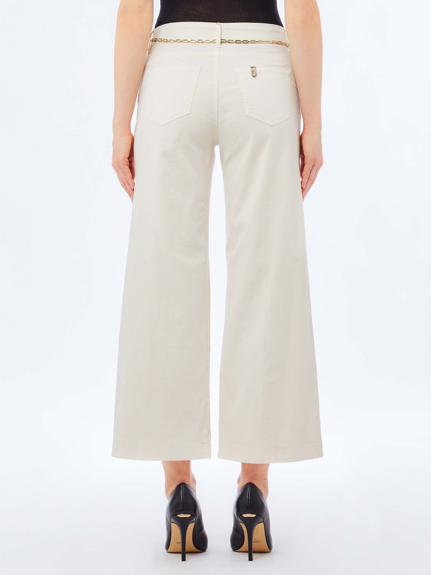 Calça Cropped com Cintura Alta