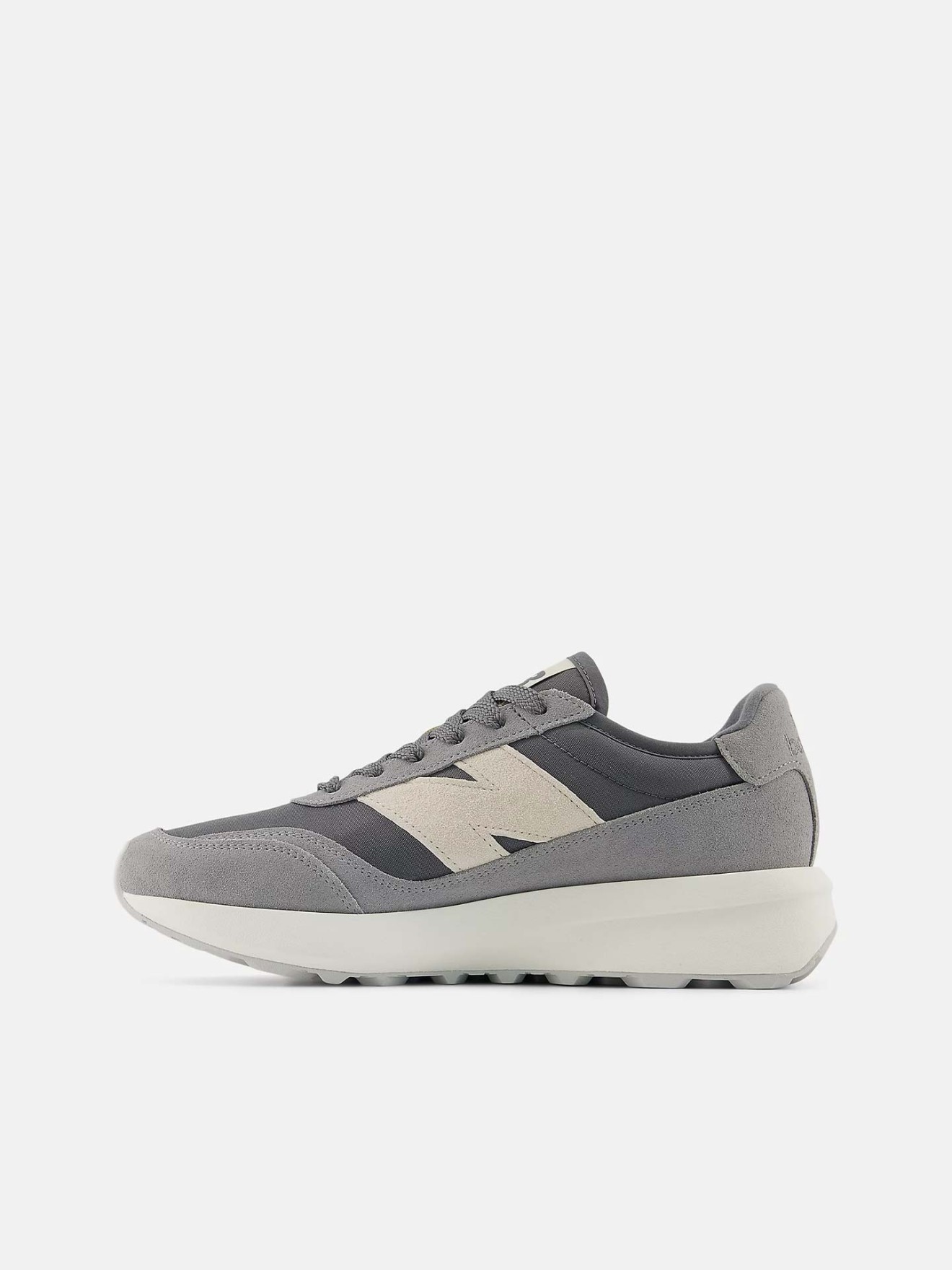 Sapatilhas 370
