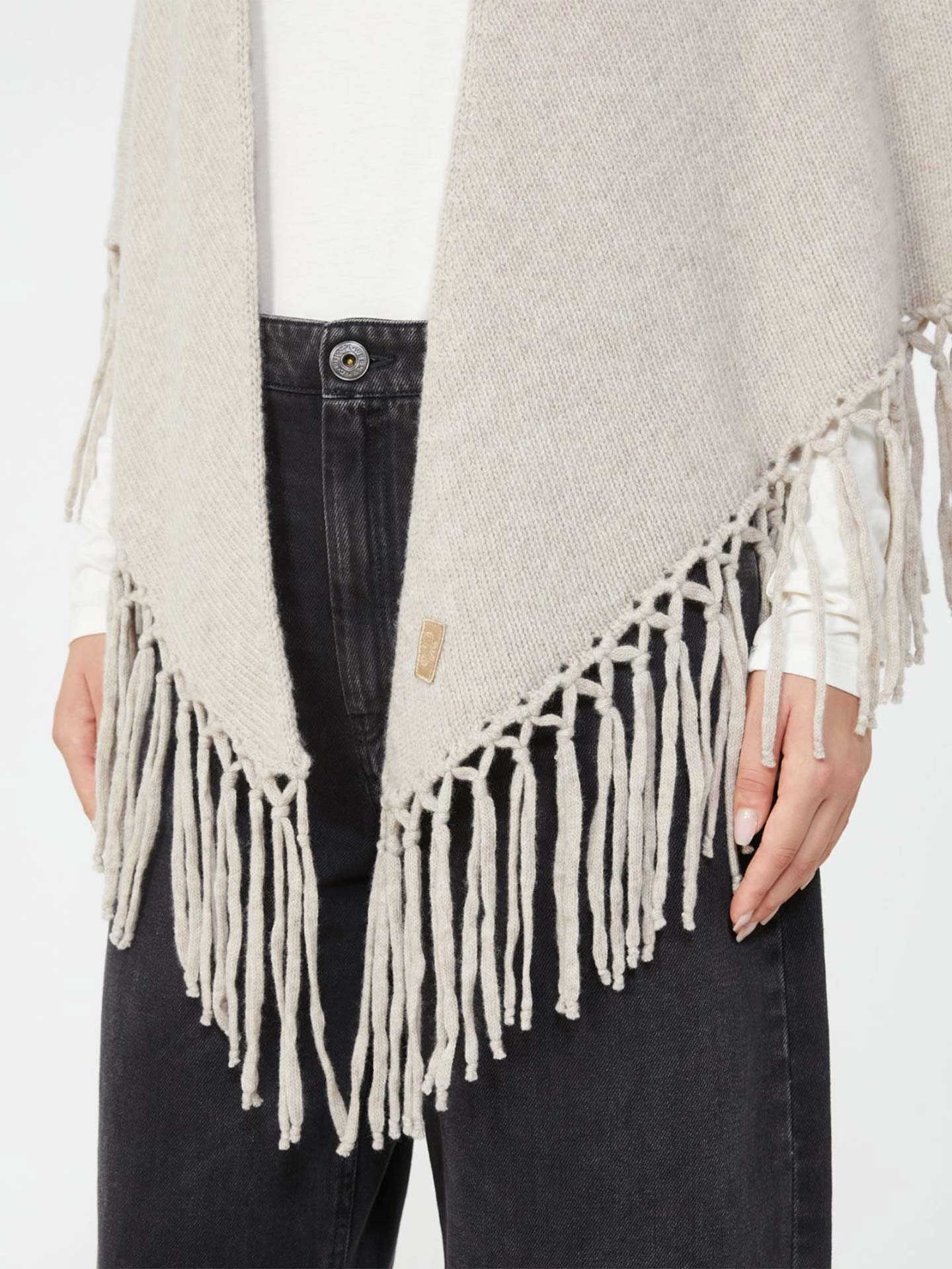 Xaile Triangular Tornado