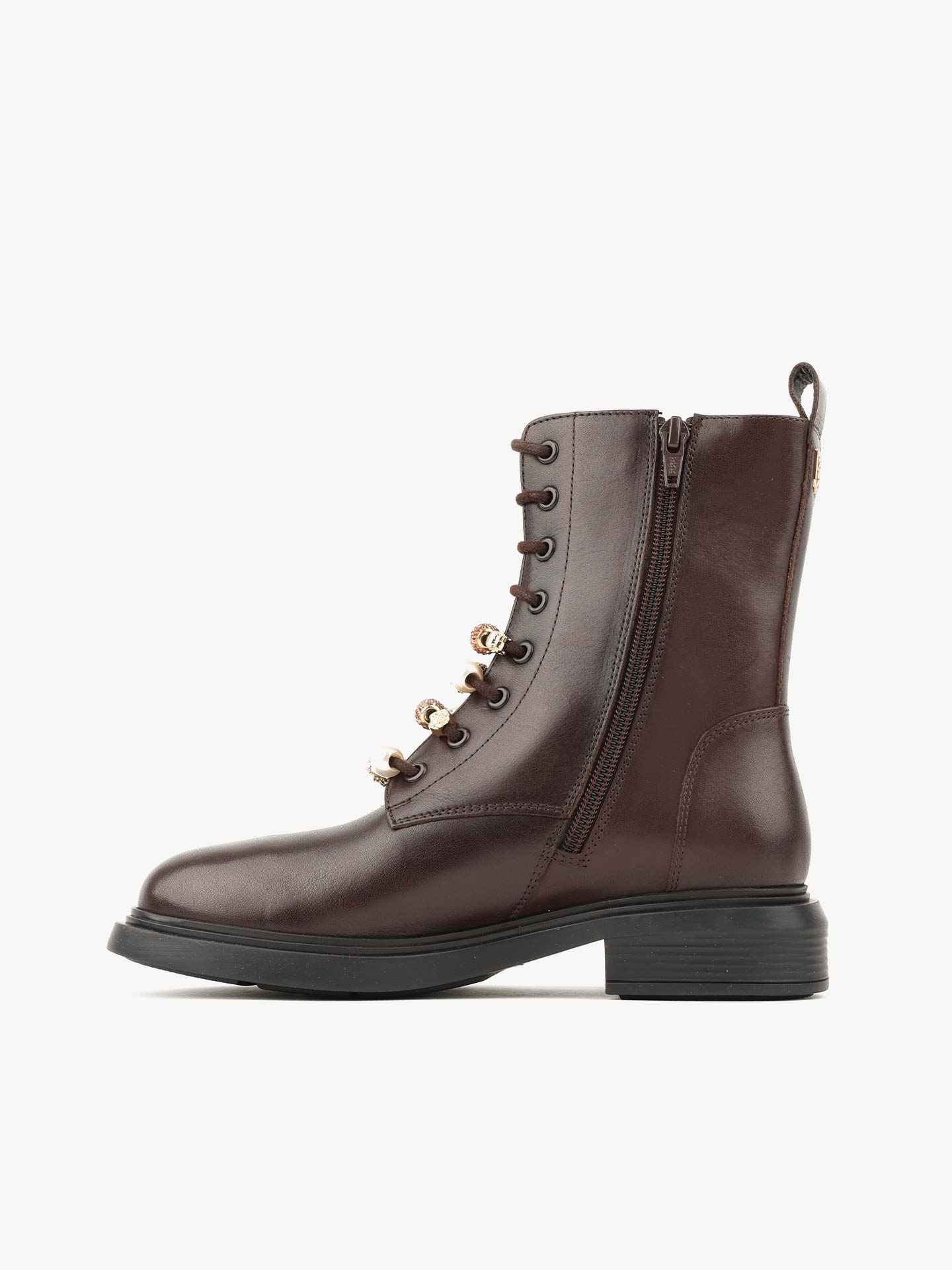 Botas em Pele com Atacadores