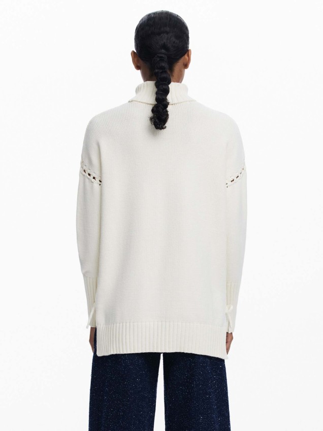 Camisoal de Malha com Gola Alta