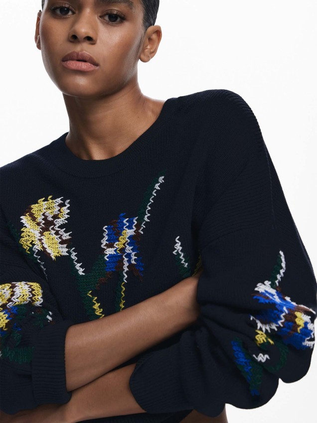 Camisola de Malha com Bordado Floral