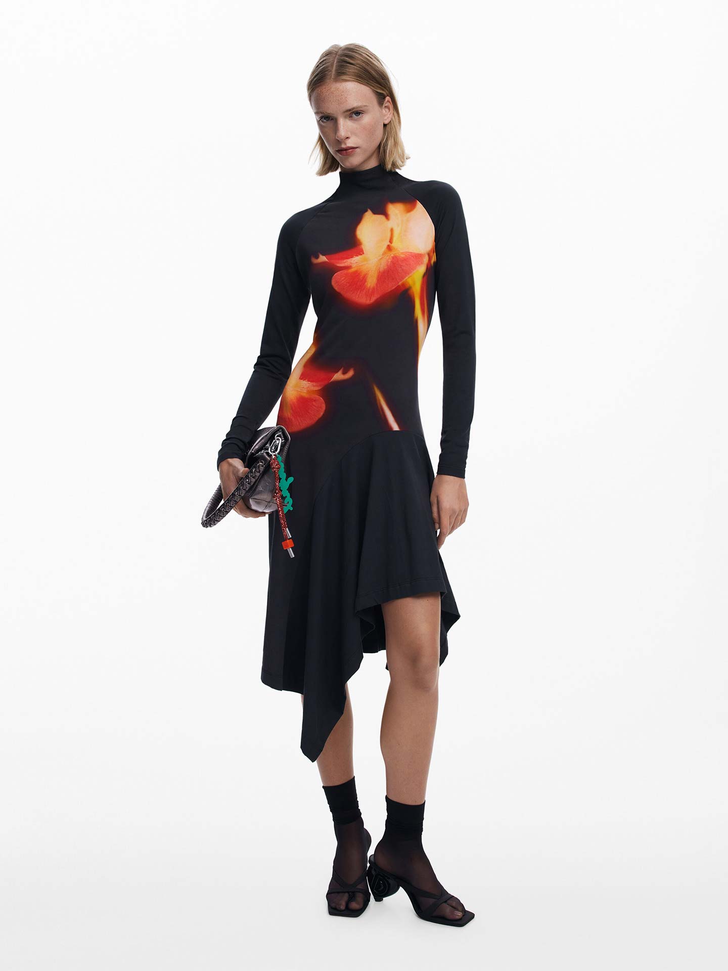 Vestido Midi com Manga Comprida