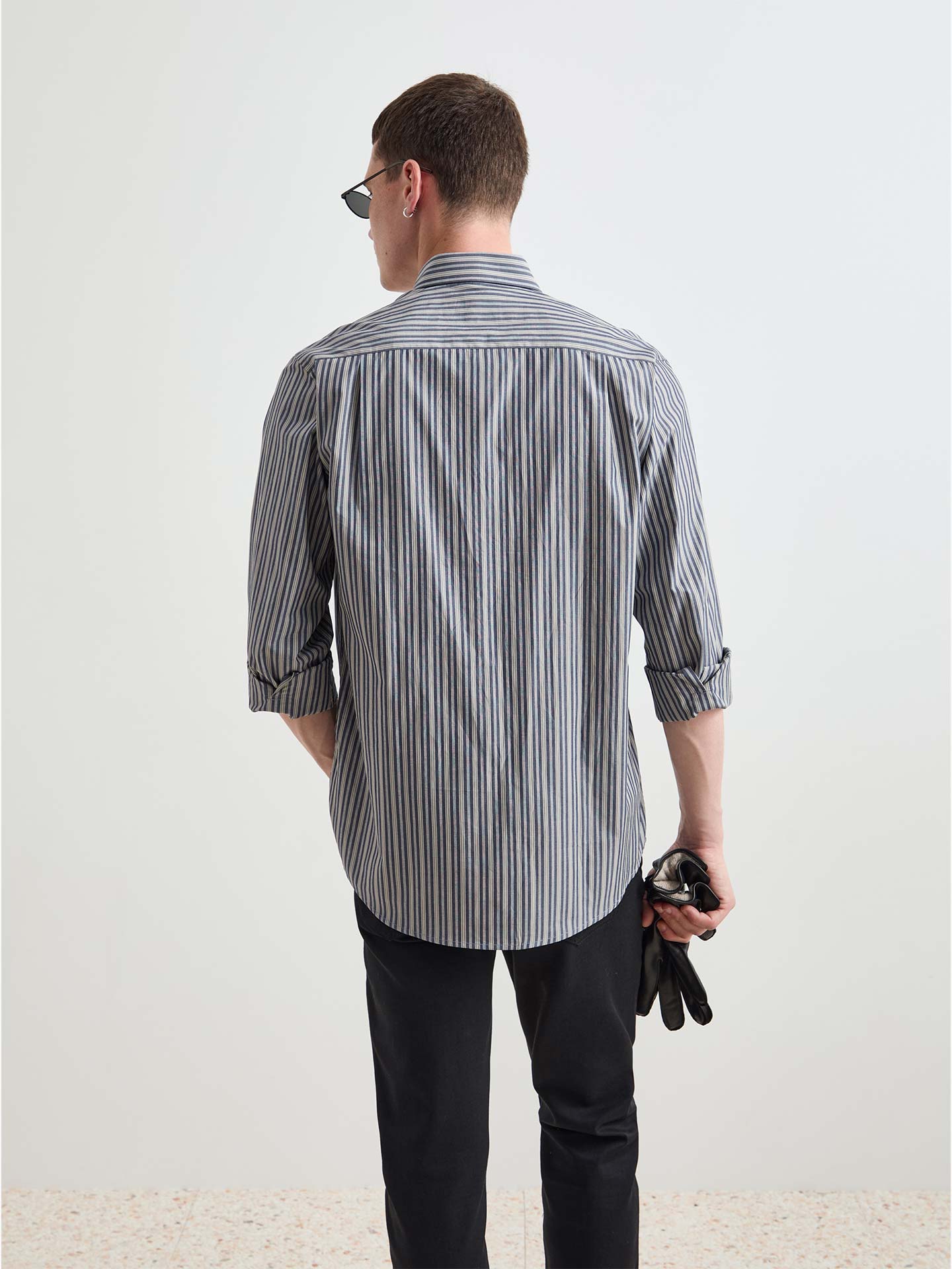 Camisa com Padrão de Riscas