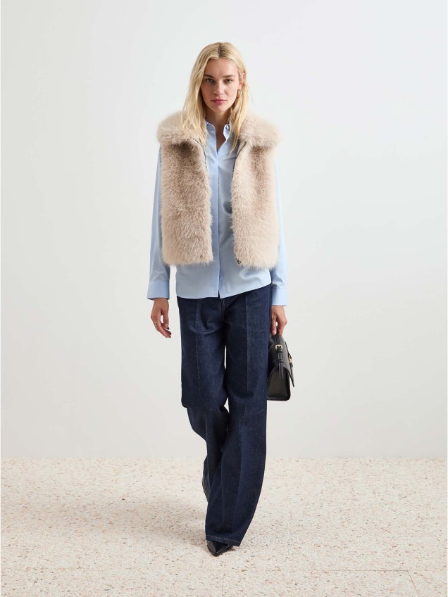 Colete de Pelo com Gola Larga