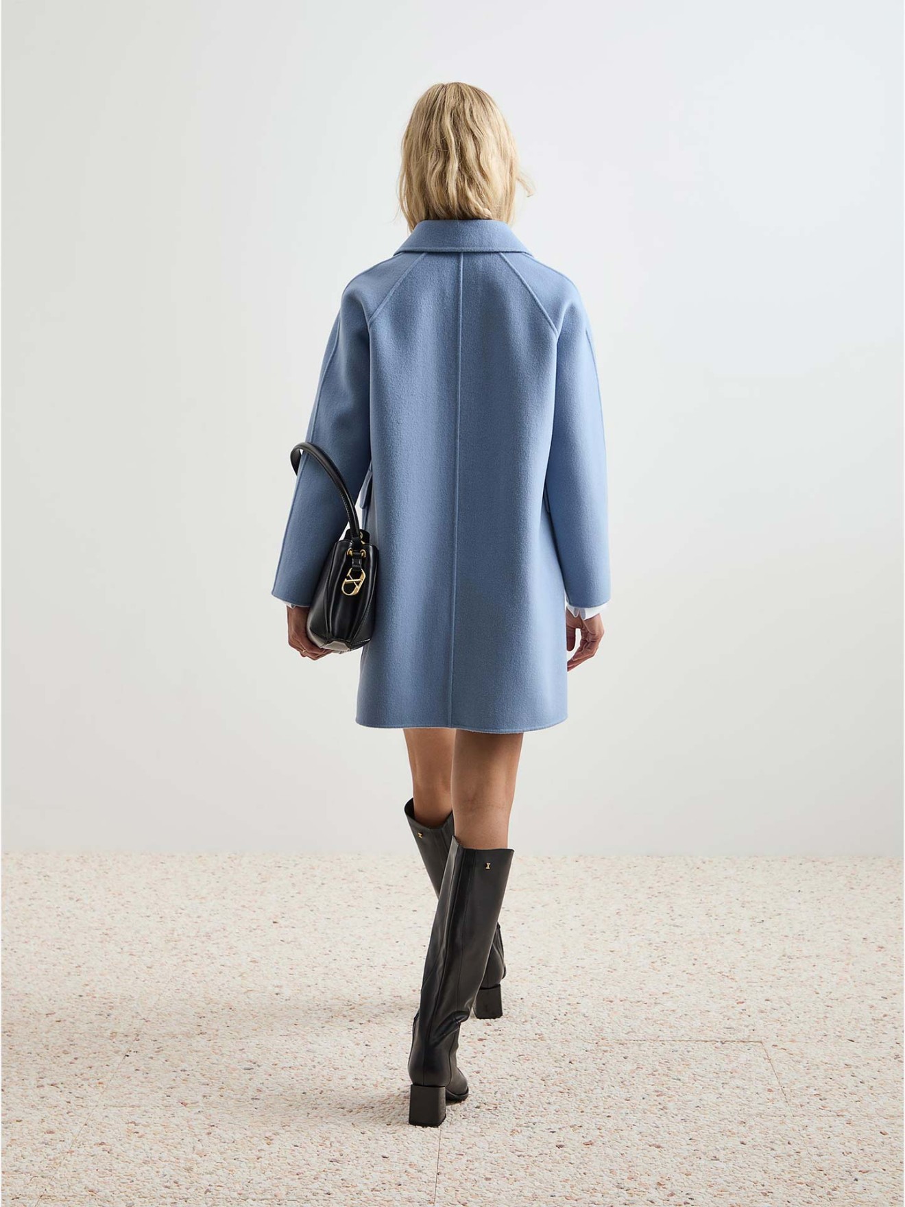 Sobretudo de L com Gola de Lapela