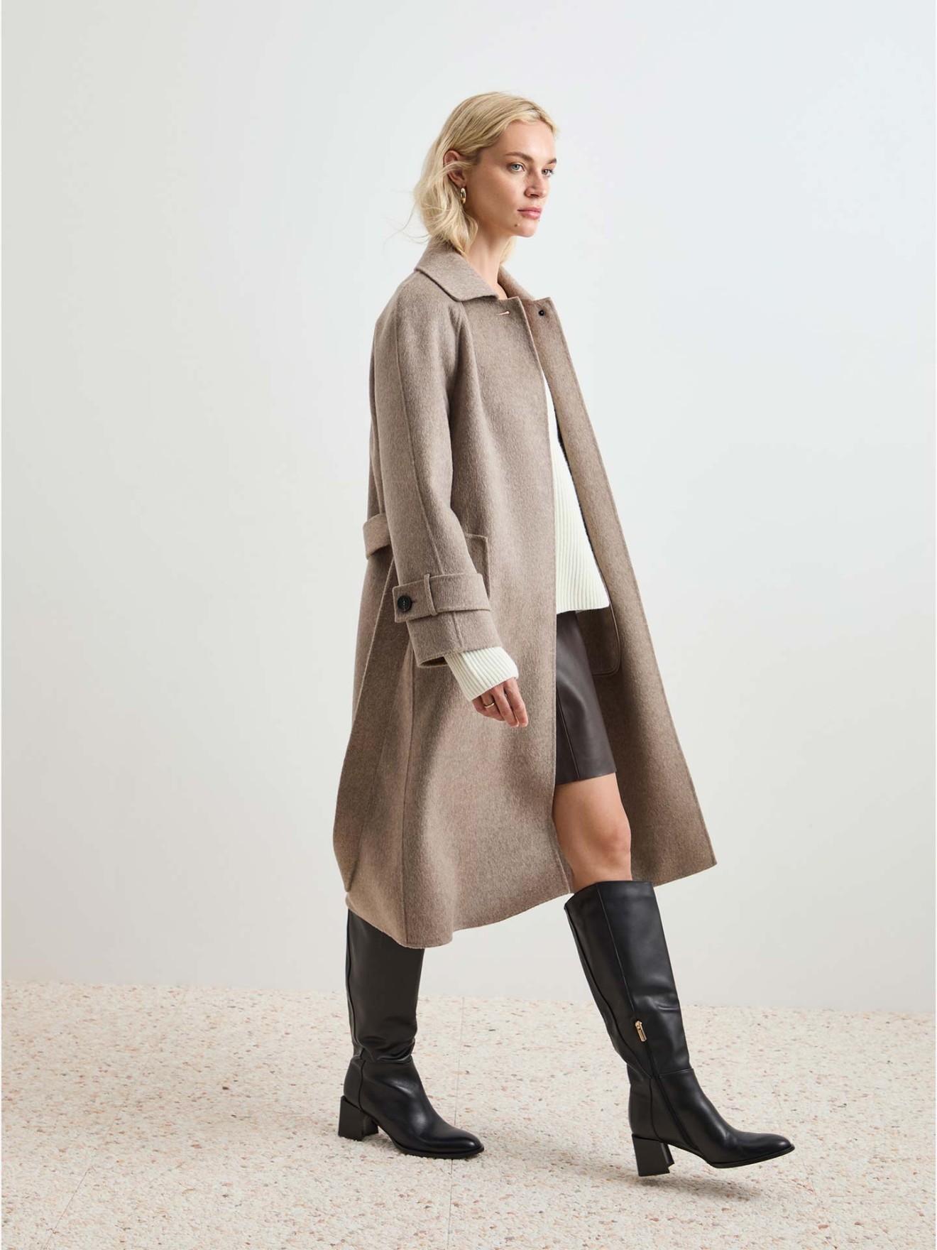 Sobretudo Comprido com Cinto