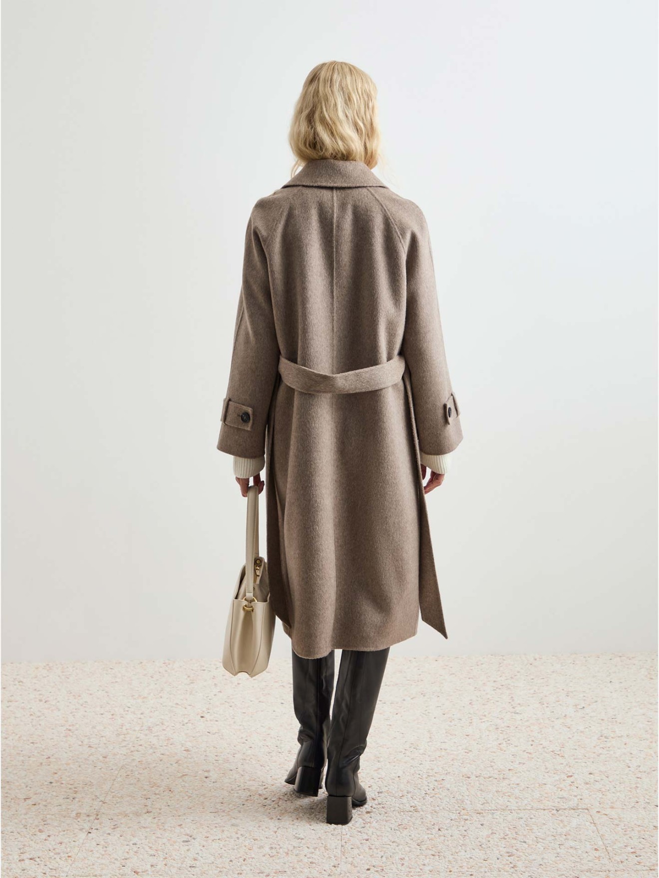 Sobretudo Comprido com Cinto