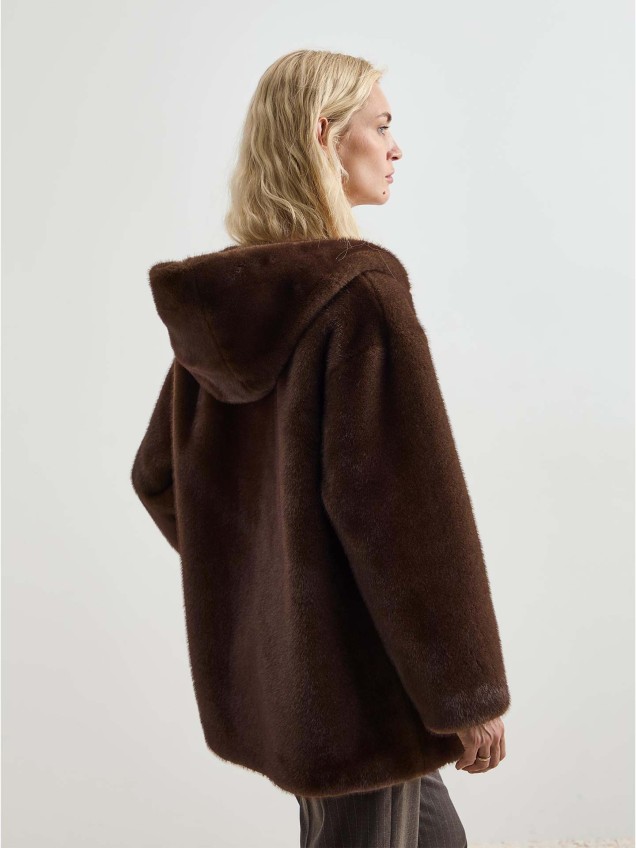 Casaco de Pelo com Capuz