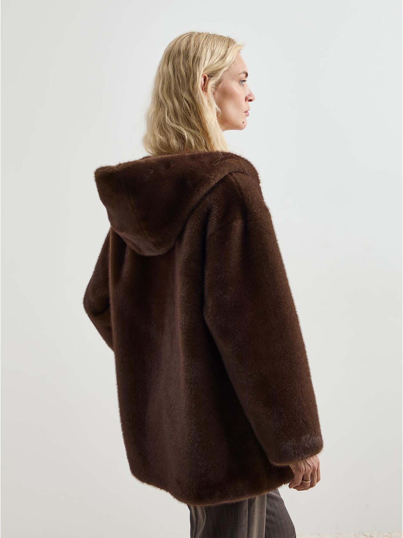 Casaco de Pelo com Capuz