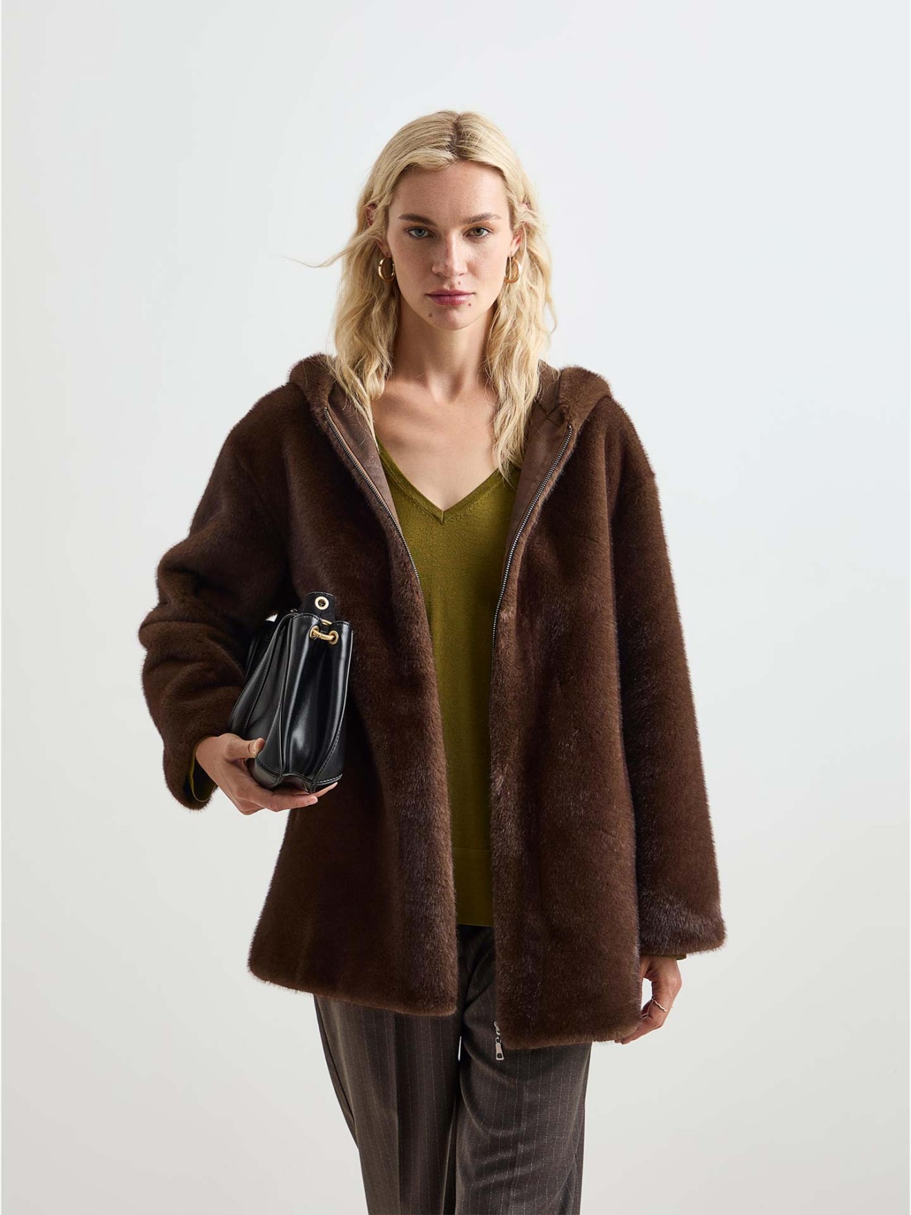 Casaco de Pelo com Capuz