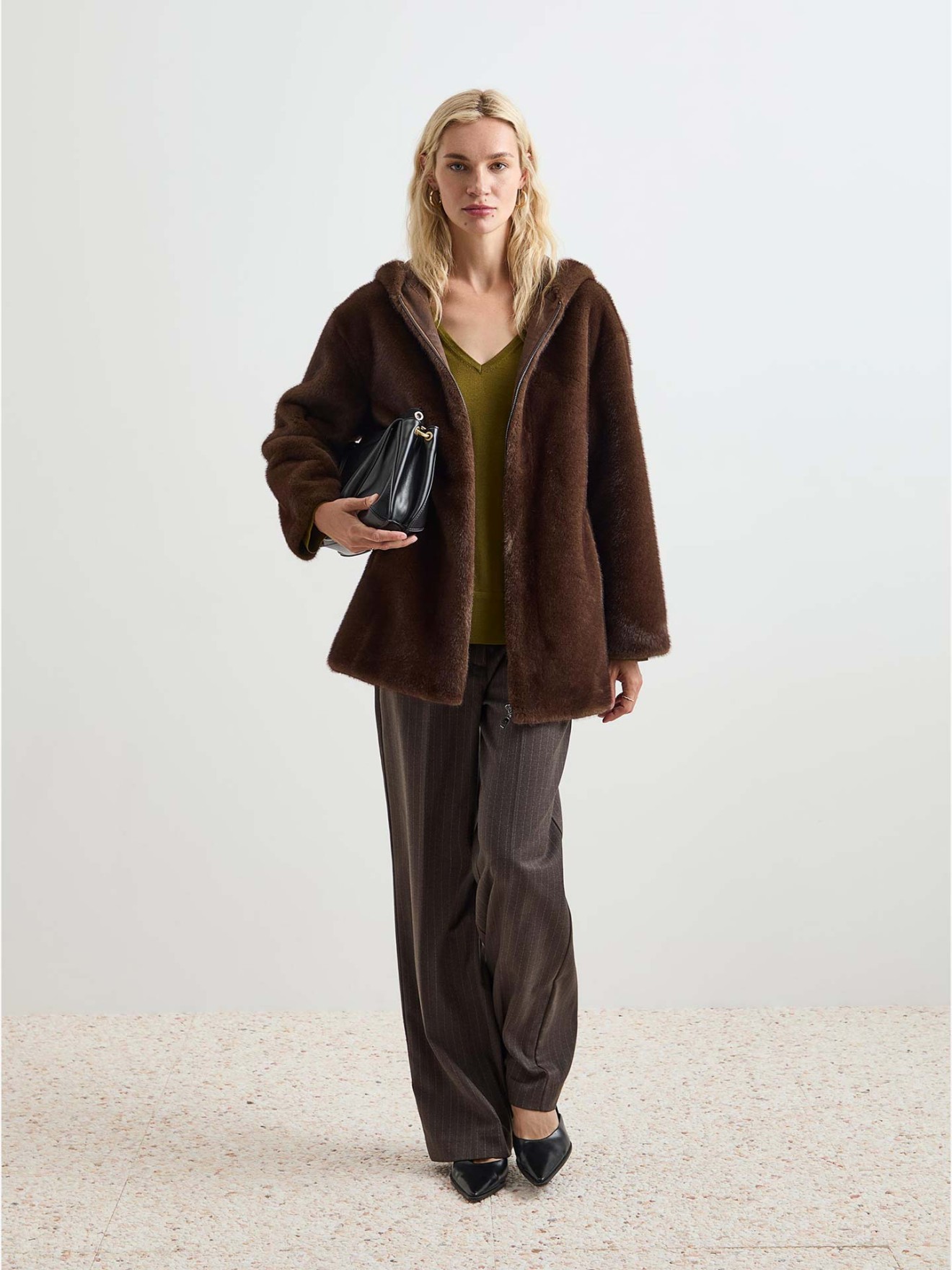 Casaco de Pelo com Capuz