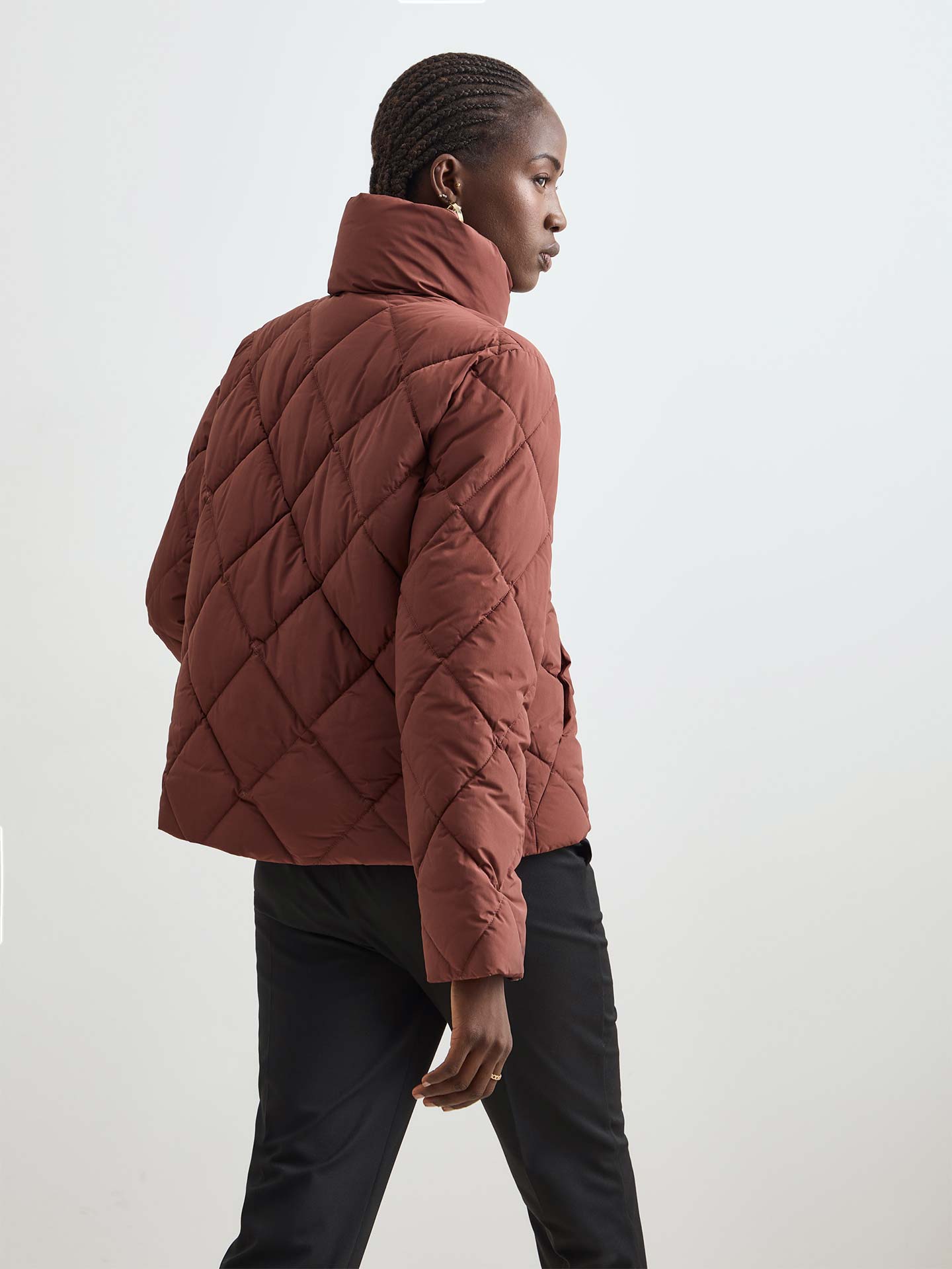 Blusão Acolchoado com Gola Alta