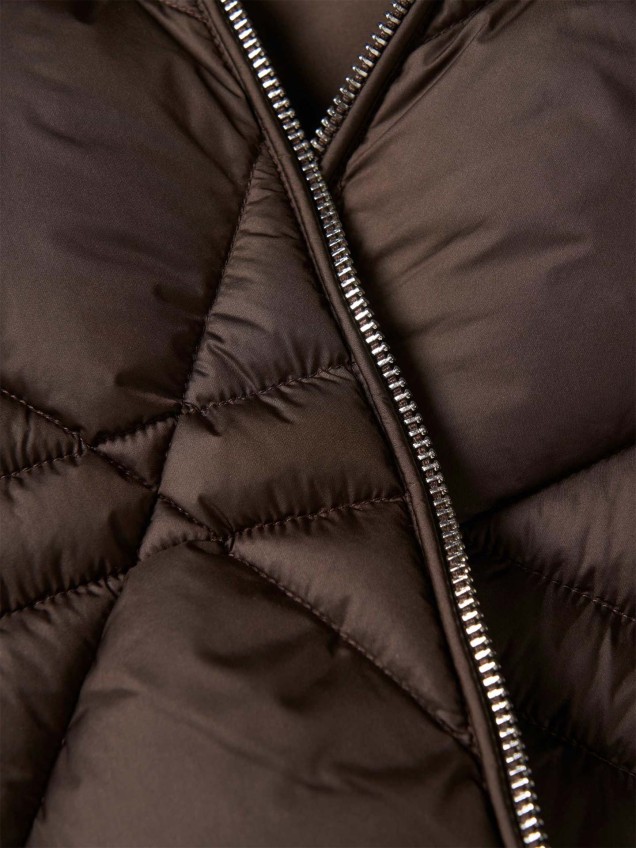 Blusão Acolchoado com Gola Subida