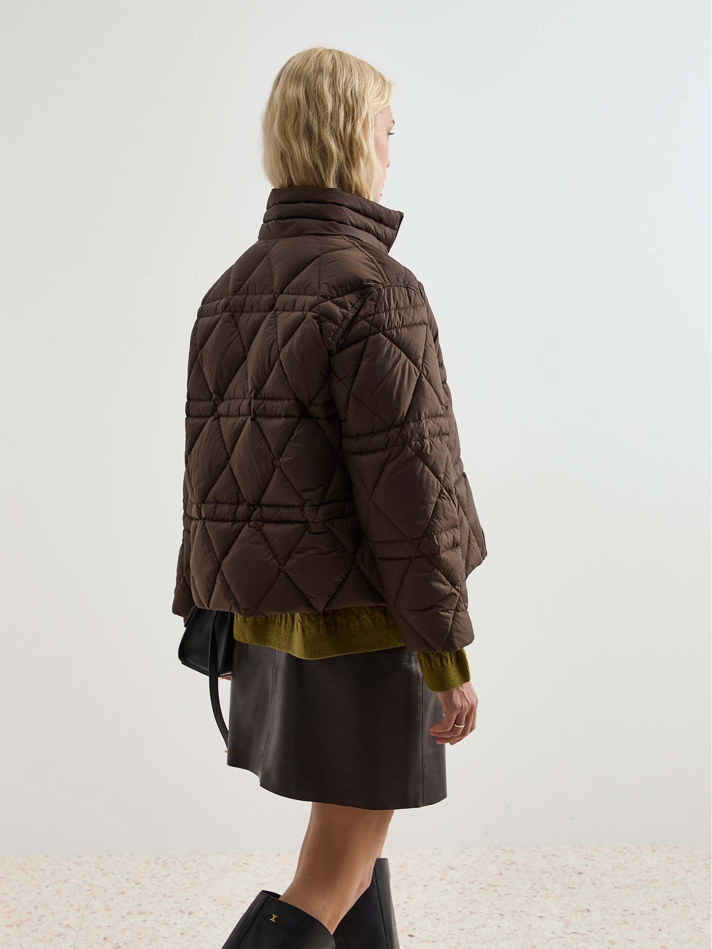 Blusão Acolchoado com Gola Subida