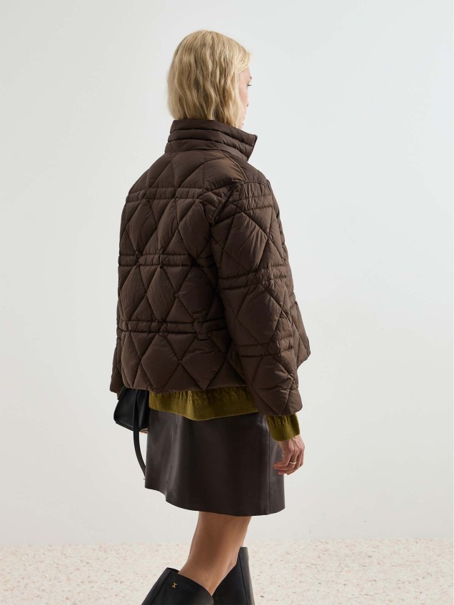 Blusão Acolchoado com Gola Subida