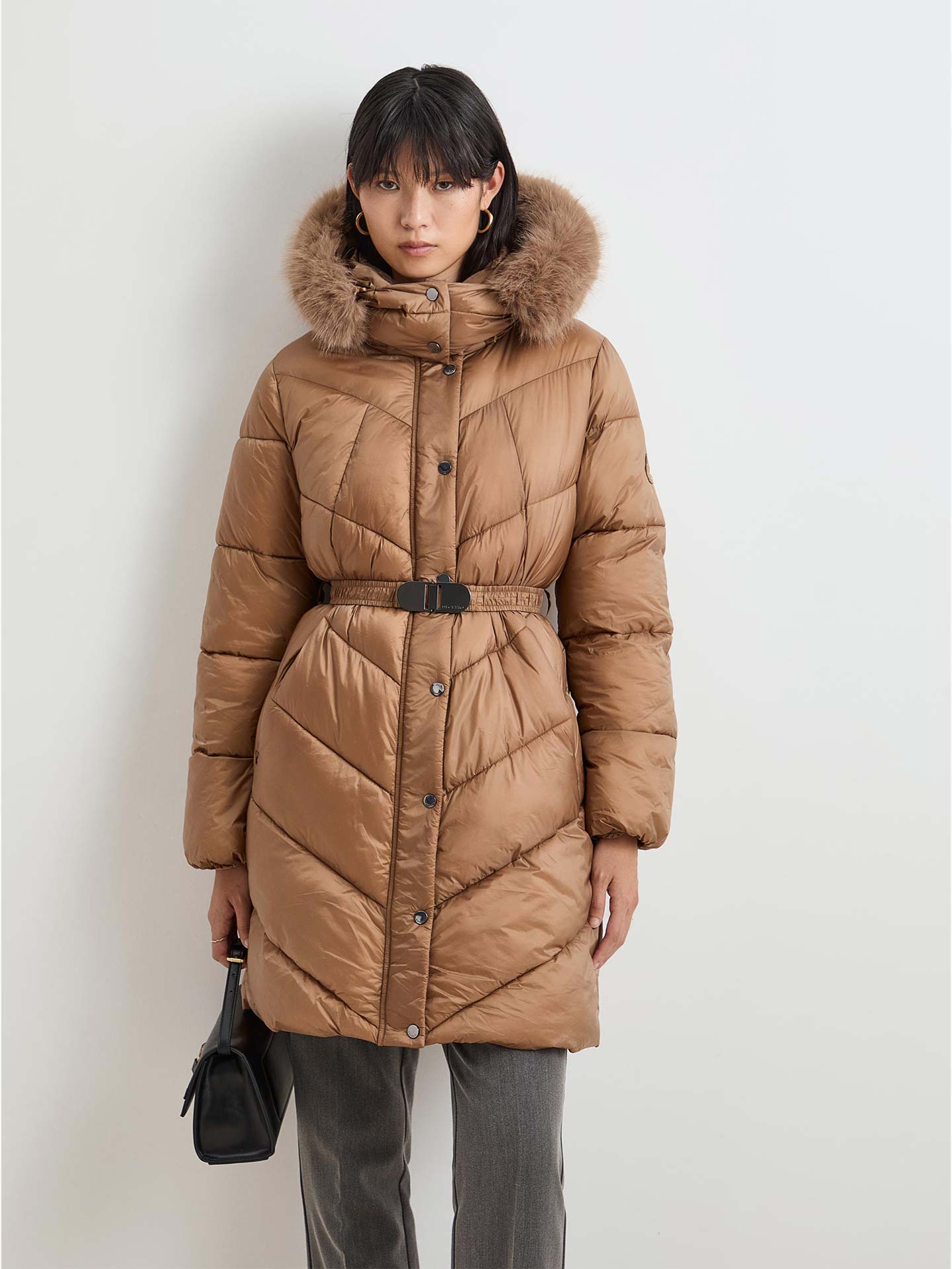 Parka Acolchoada com Cinto e Capuz