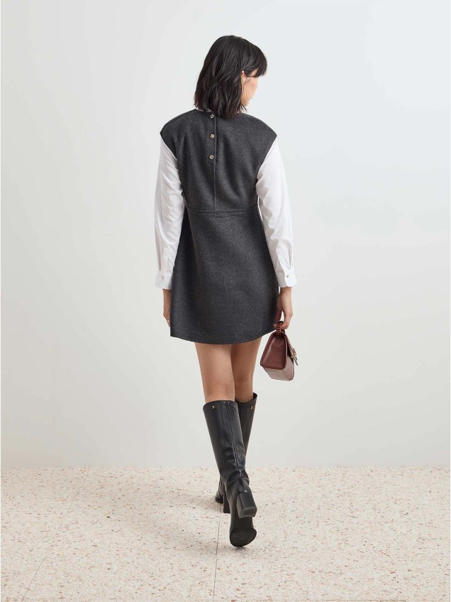 Vestido Curto sem Manga