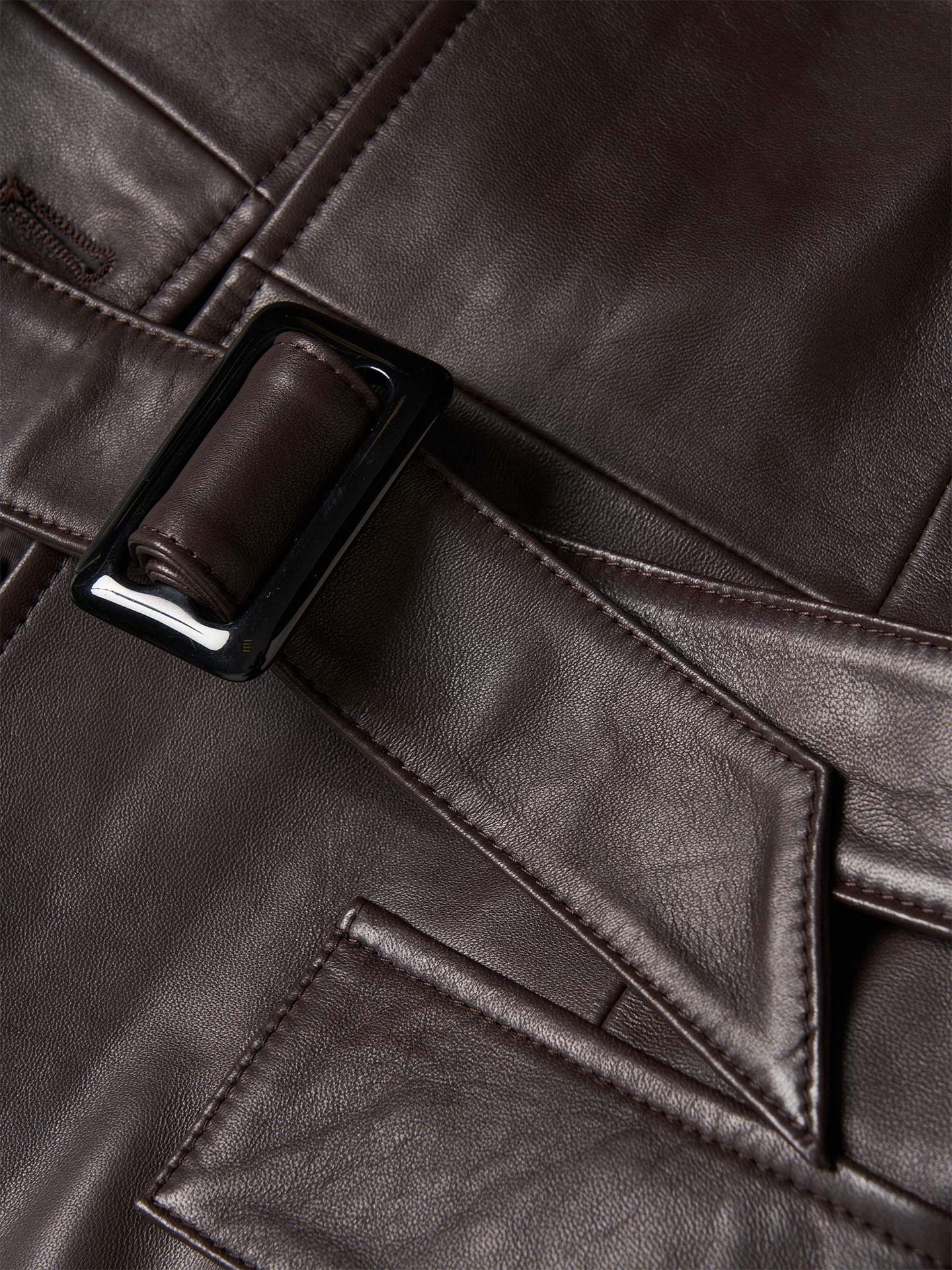 Casaco de Pele com Cinto