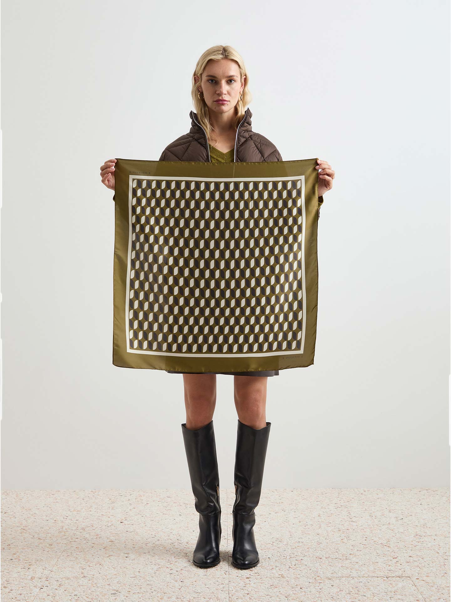 Lenço Quadrado de Seda