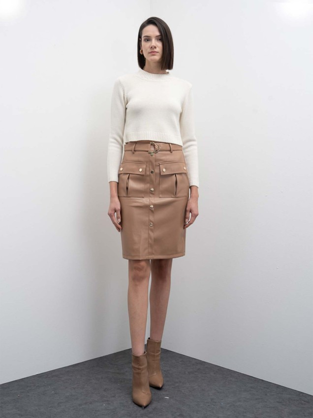 Saia Lápis Midi em Eco Pele