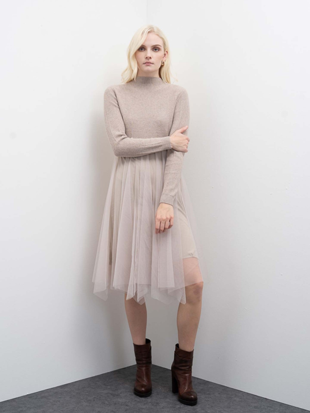 Vestido Midi em Malha e Tule